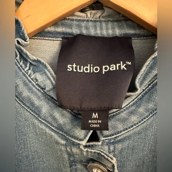 Denim Cinched Waste denim Shirt - Studio Park - Picture 3 of 4